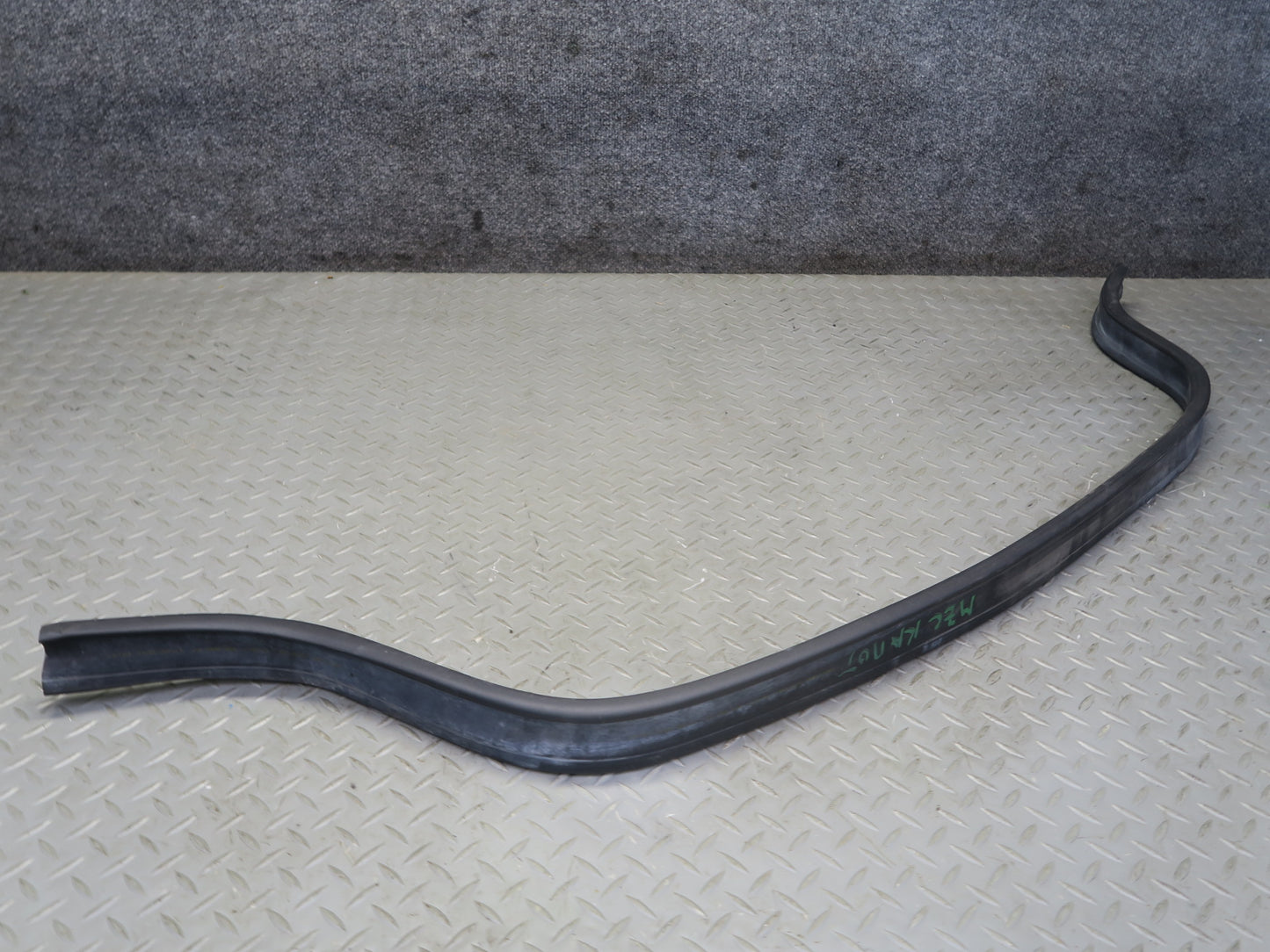 14-19 Mini Cooper S F55 F56 F57 Hood Bonnet Weatherstrip Rubber Seal OEM