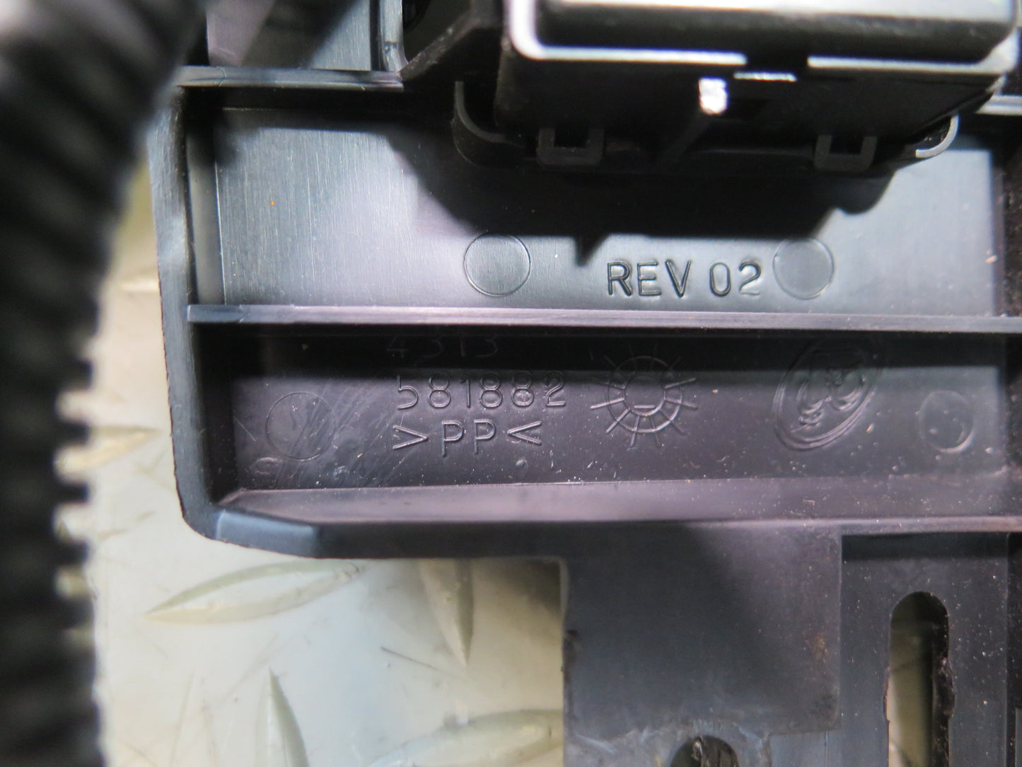 03-06 Chevrolet SSR Front Right Passenger Seat Adjustment Heated Switch OEM