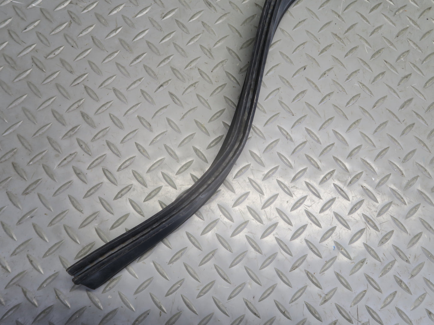 14-19 Mini Cooper S F55 F56 F57 Hood Bonnet Weatherstrip Rubber Seal OEM