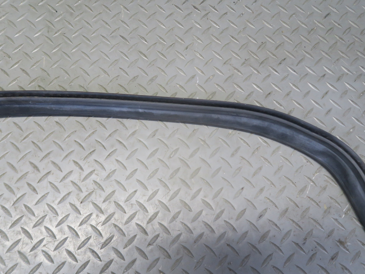 14-19 Mini Cooper S F55 F56 F57 Hood Bonnet Weatherstrip Rubber Seal OEM