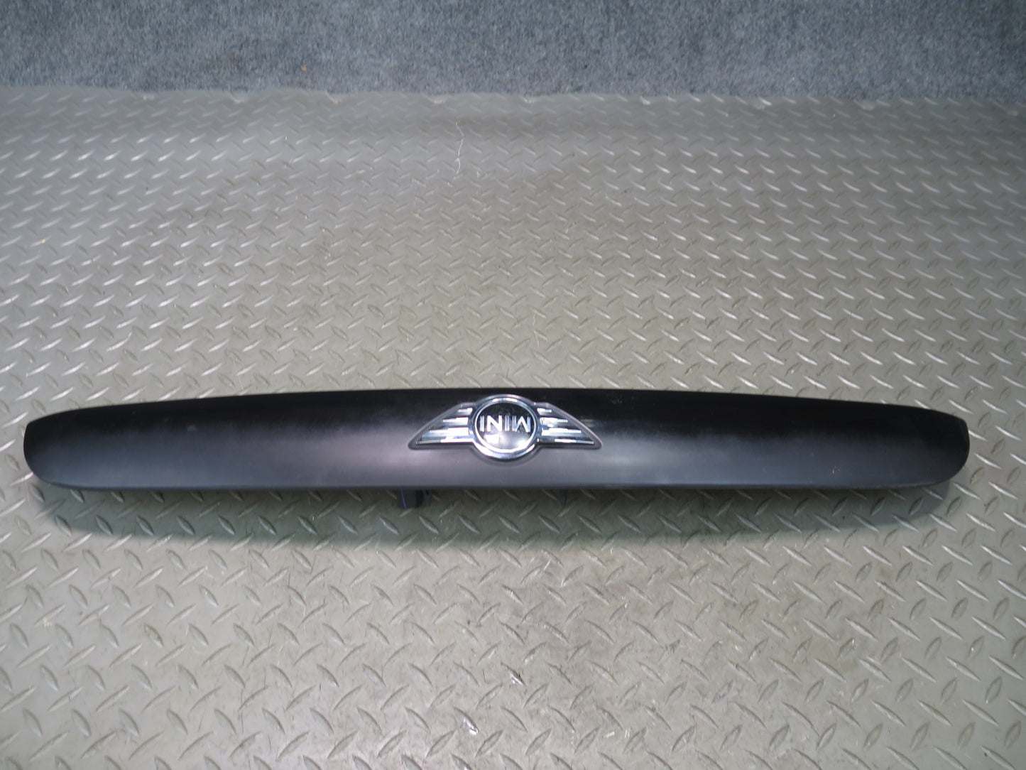 14-19 Mini Cooper S F55 F56 F57 Rear Trunk Deck Lid Grip 7362124 OEM