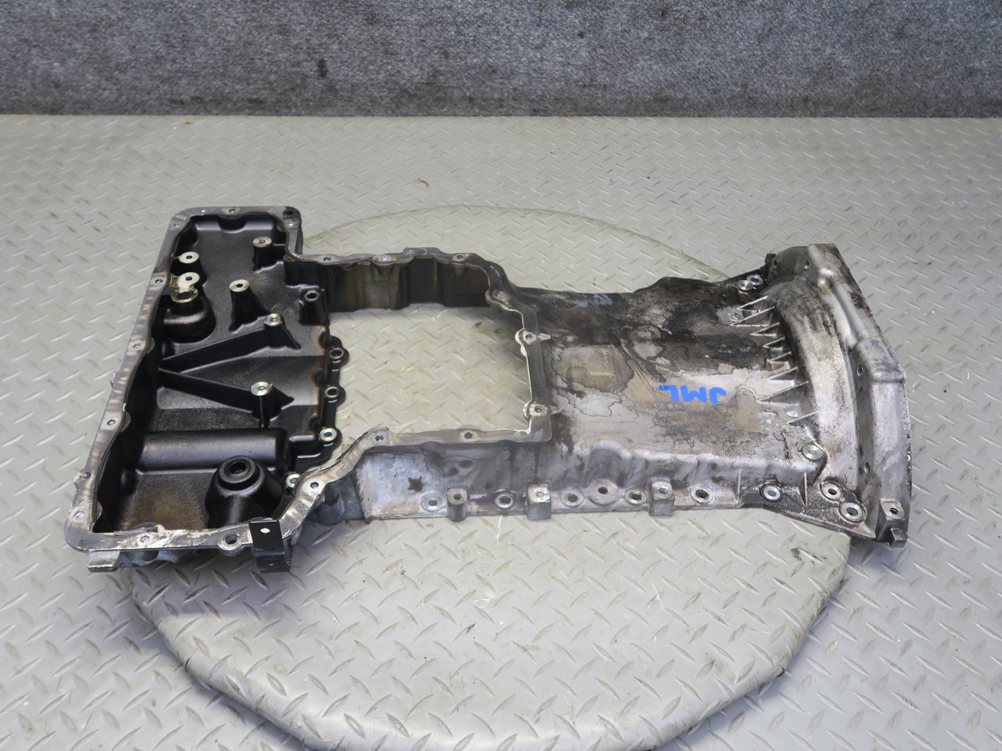 10-11 Mercedes W164 ML350 OM642 Diesel Bluetec Engine Upper Oil Pan OEM