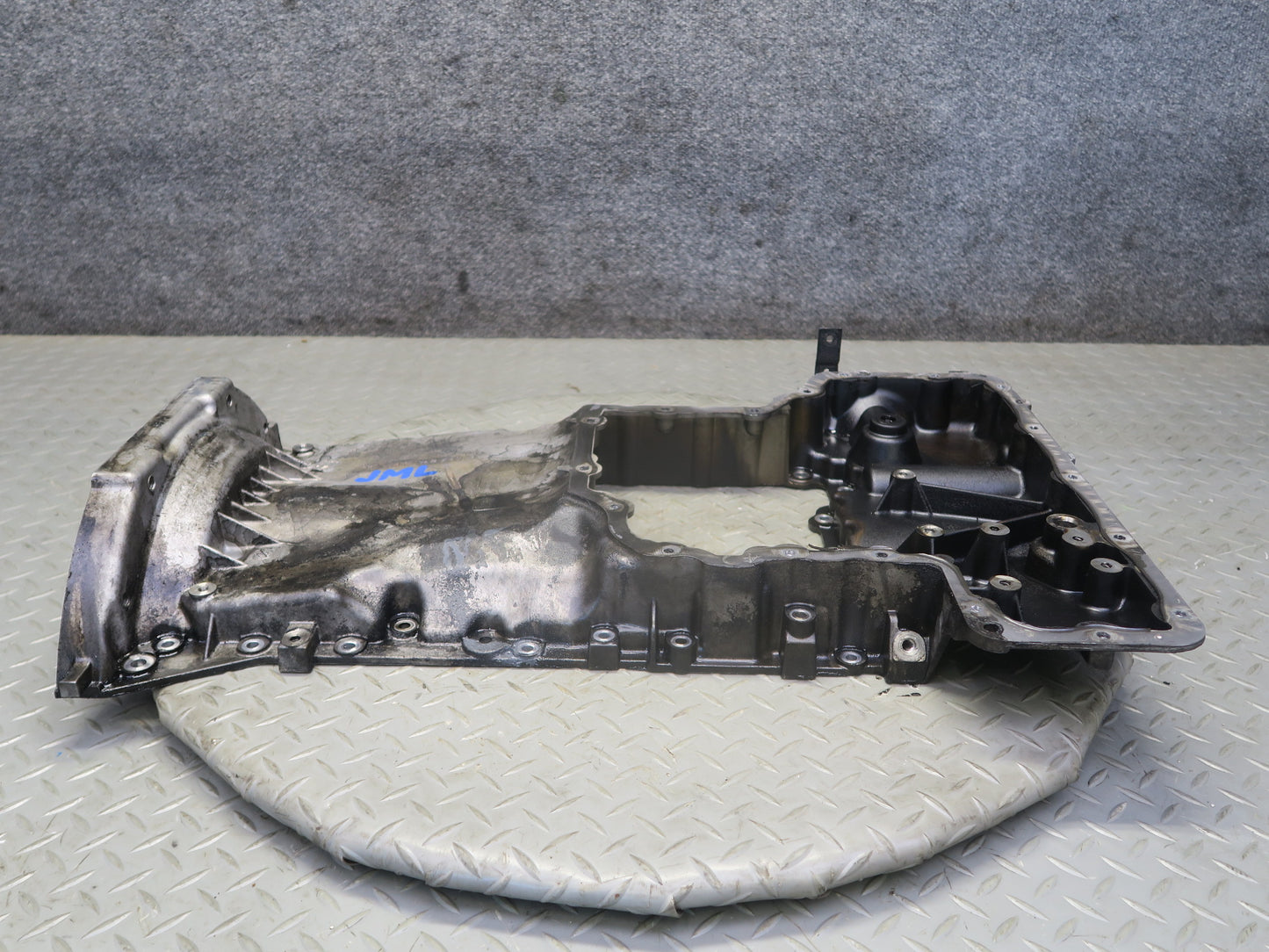 10-11 Mercedes W164 ML350 OM642 Diesel Bluetec Engine Upper Oil Pan OEM