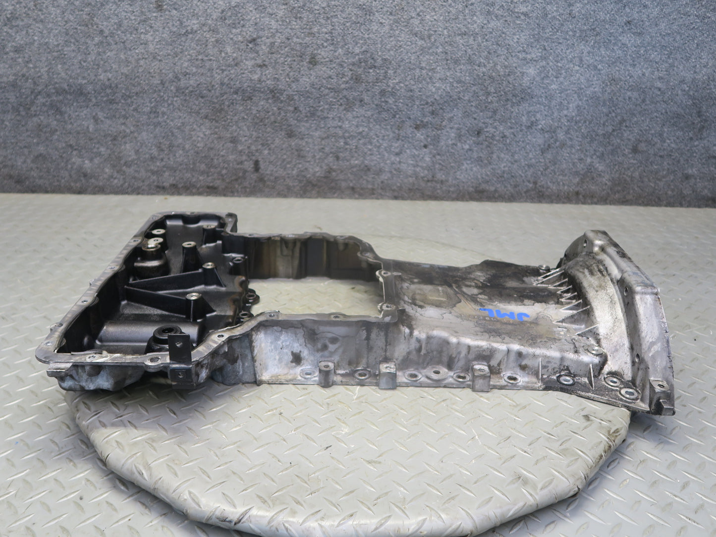 10-11 Mercedes W164 ML350 OM642 Diesel Bluetec Engine Upper Oil Pan OEM