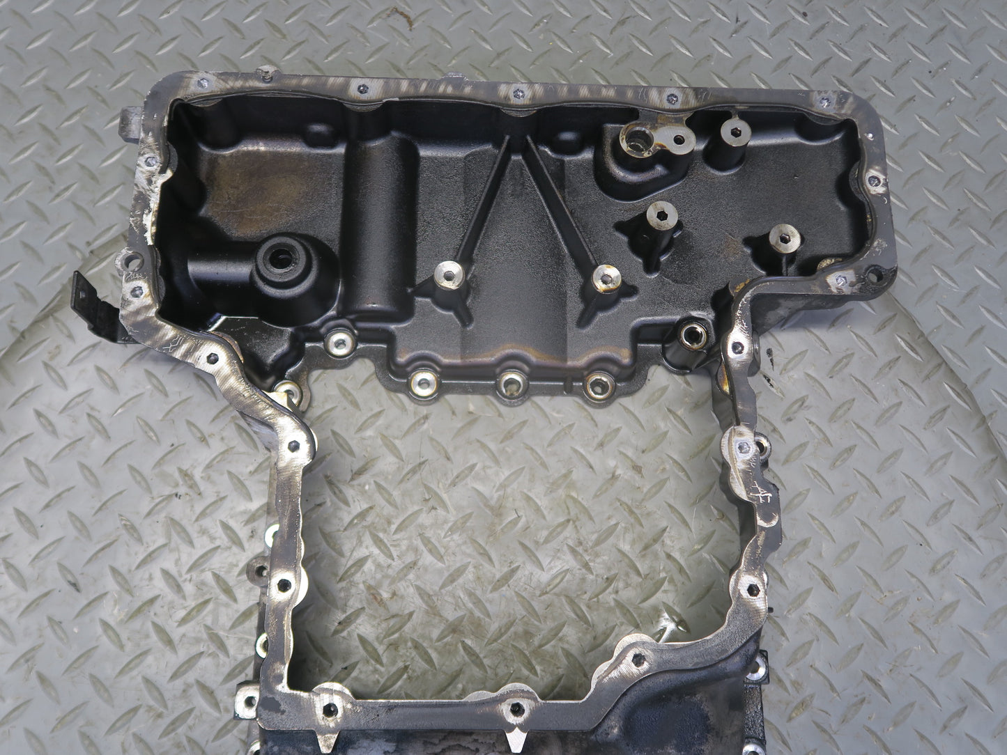 10-11 Mercedes W164 ML350 OM642 Diesel Bluetec Engine Upper Oil Pan OEM