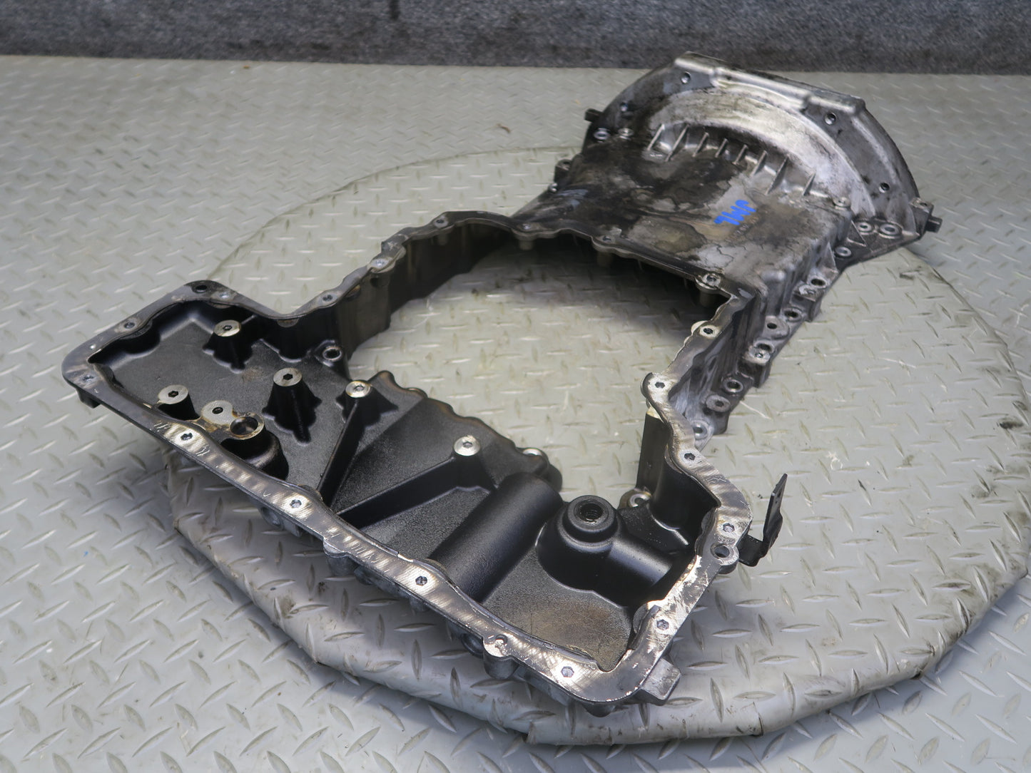 10-11 Mercedes W164 ML350 OM642 Diesel Bluetec Engine Upper Oil Pan OEM