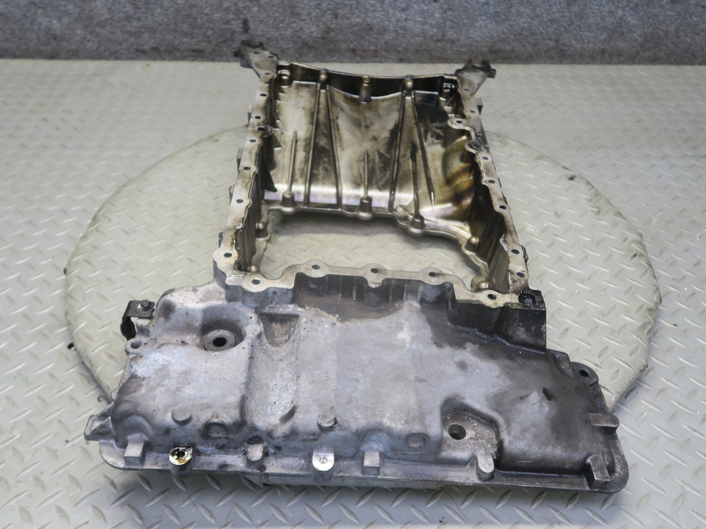 10-11 Mercedes W164 ML350 OM642 Diesel Bluetec Engine Upper Oil Pan OEM