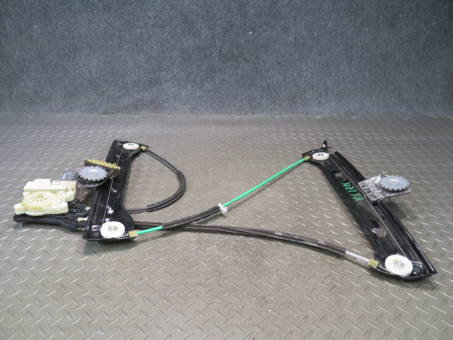 14-19 Mini Cooper F56 F57 Right Door Window Regulator W/motor 7296444 OEM