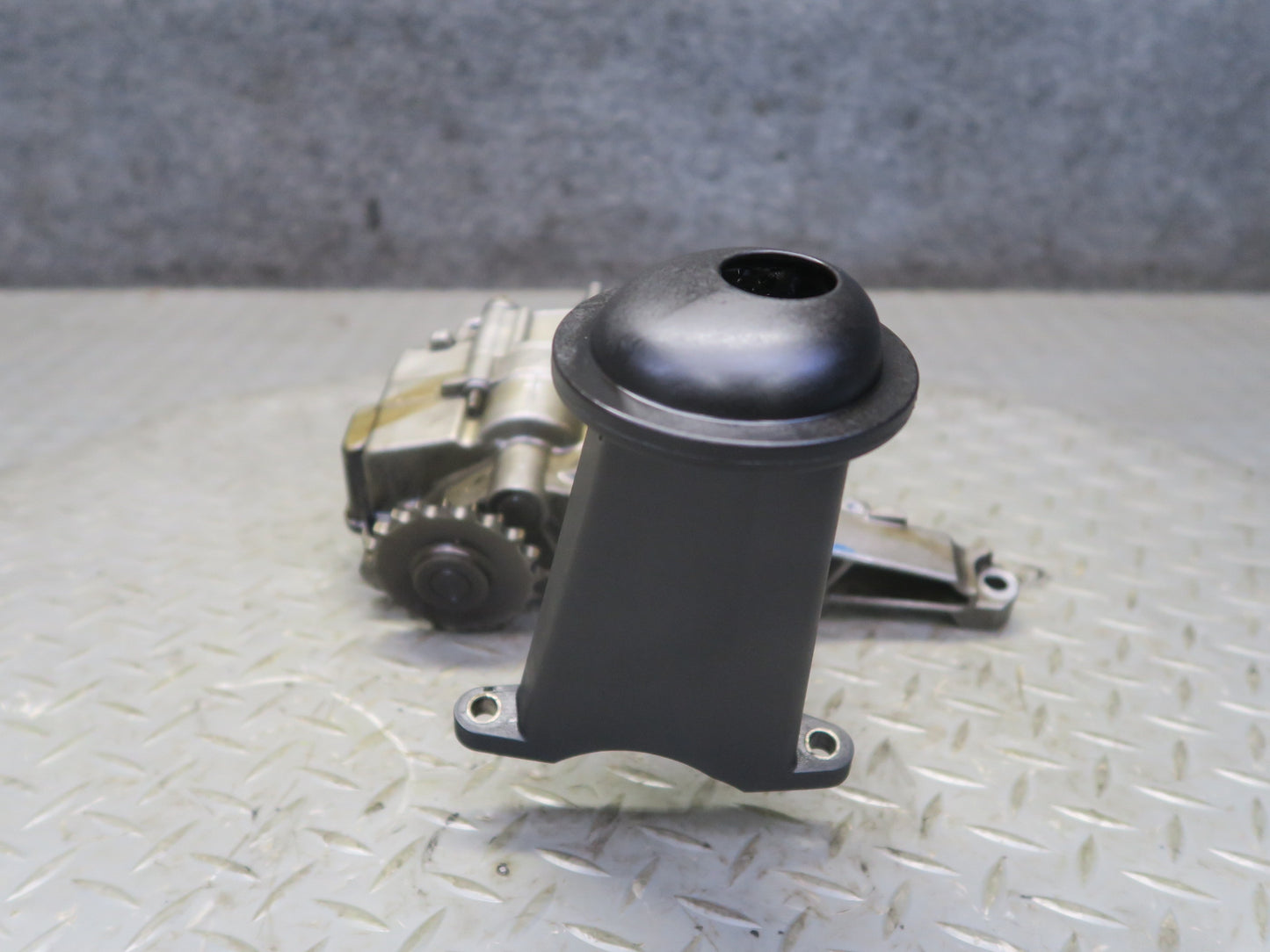 10-11 Mercedes W164 ML350 OM642 Diesel Bluetec Oil Pump w Pickup Tube OEM