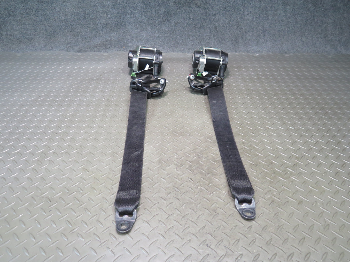 16-23 MINI COOPER F57 CONVERTIBLE FRONT LEFT & RIGHT SIDE SEATBELT RETRACTOR SET OEM