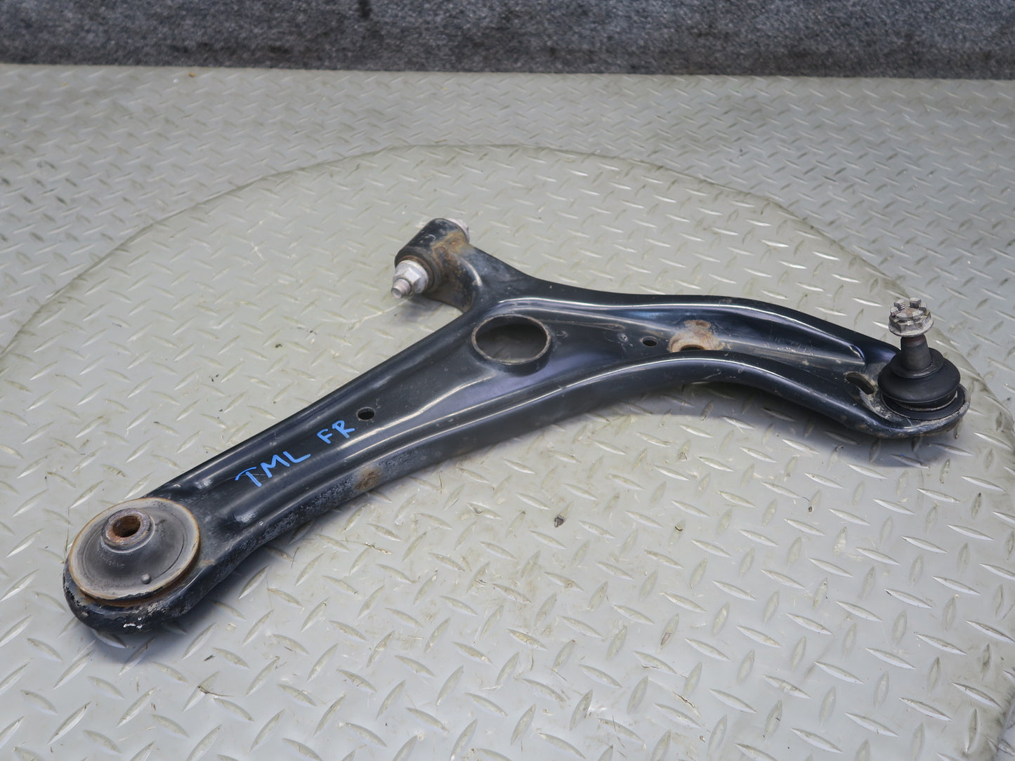 00-05 Toyota MR2 Spyder ZZW30L Front Right Suspension Lower Control Arm OEM