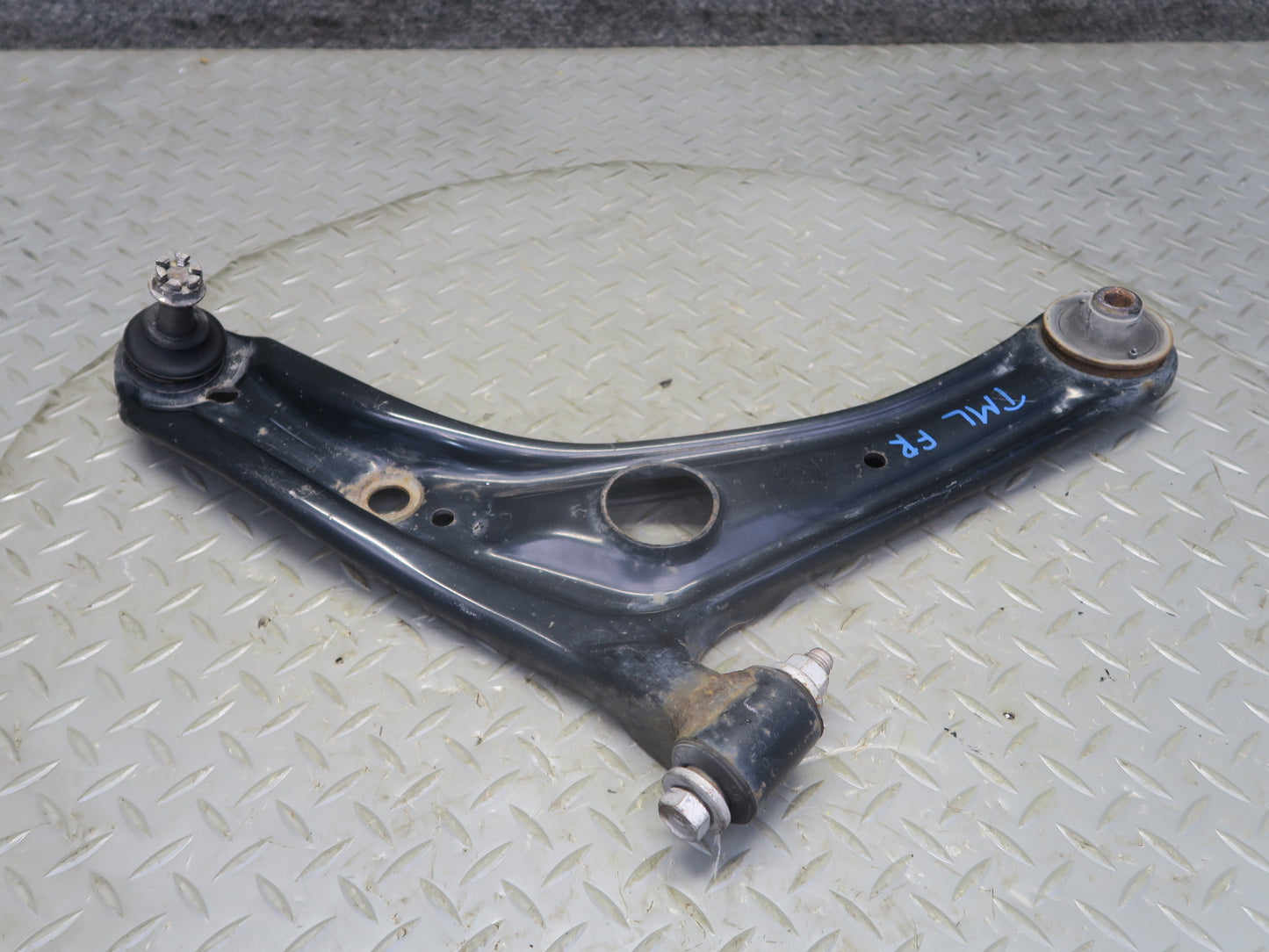 00-05 Toyota MR2 Spyder ZZW30L Front Right Suspension Lower Control Arm OEM