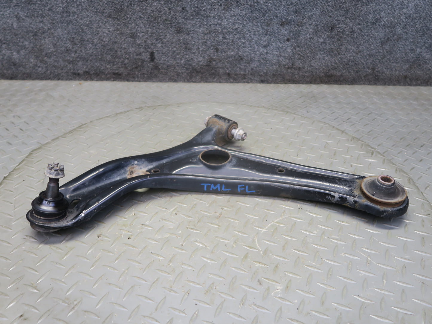 00-05 Toyota MR2 Spyder ZZW30L Front Left Suspension Lower Control Arm OEM