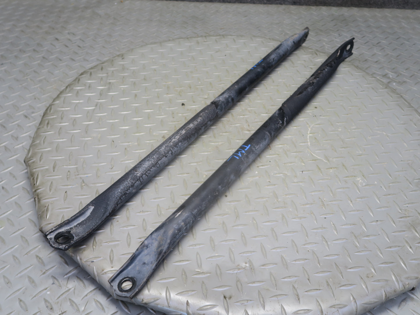 00-05 Toyota MR2 Spyder ZZW30L Set of 2 Front Crossmember Rod Brace Arm OEM