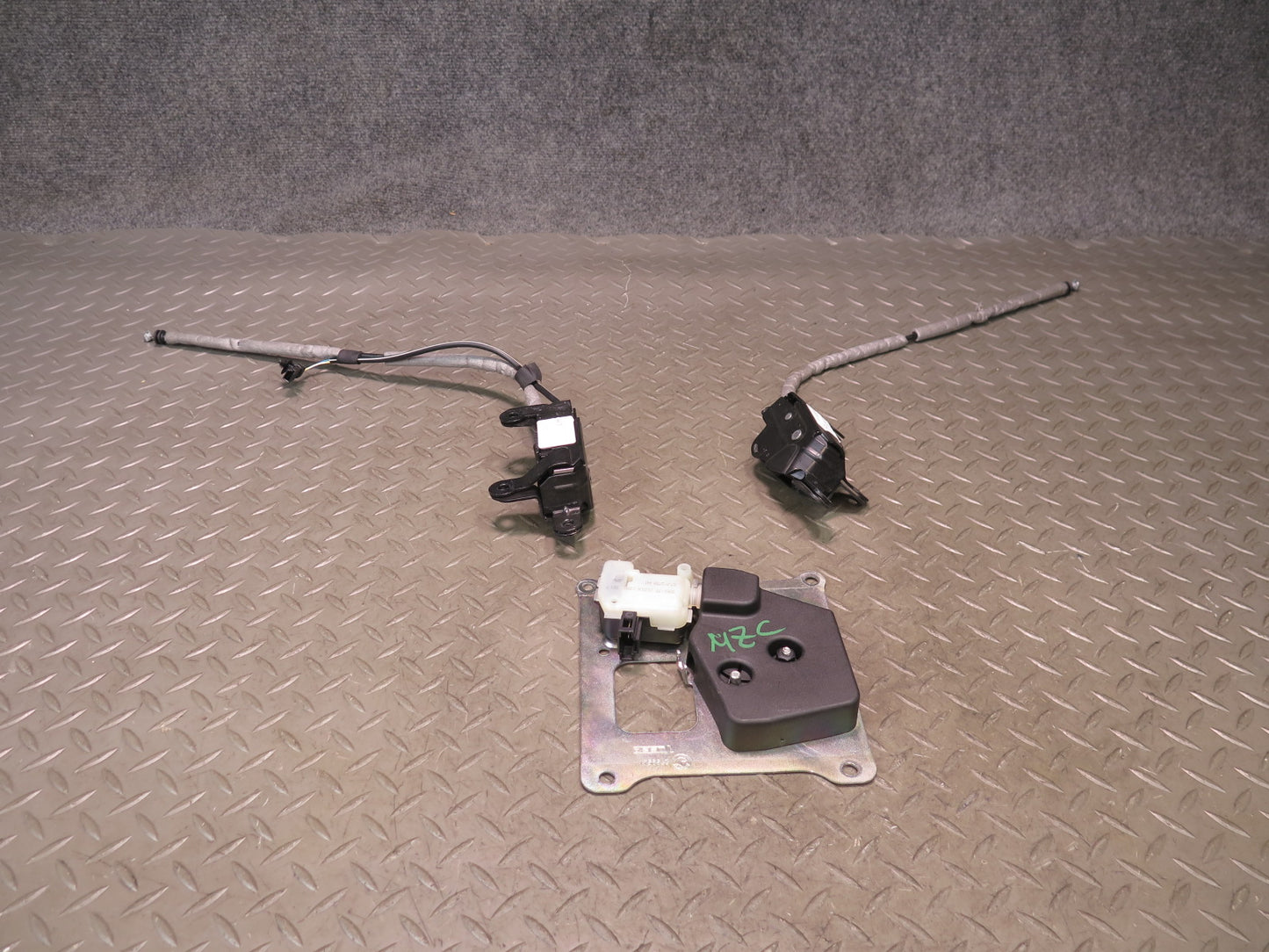 14-24 Mini Cooper F57 Convertible Trunk Tailgate Lock Latch Actuator Cable Set