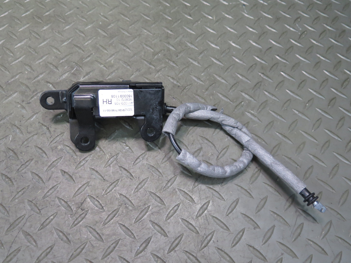 14-24 Mini Cooper F57 Convertible Trunk Tailgate Lock Latch Actuator Cable Set