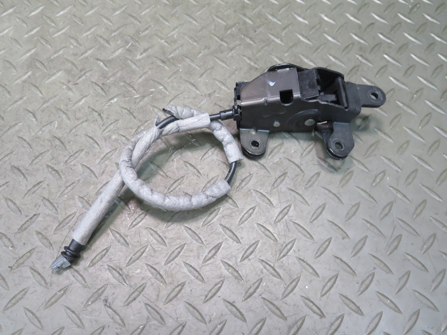 14-24 Mini Cooper F57 Convertible Trunk Tailgate Lock Latch Actuator Cable Set