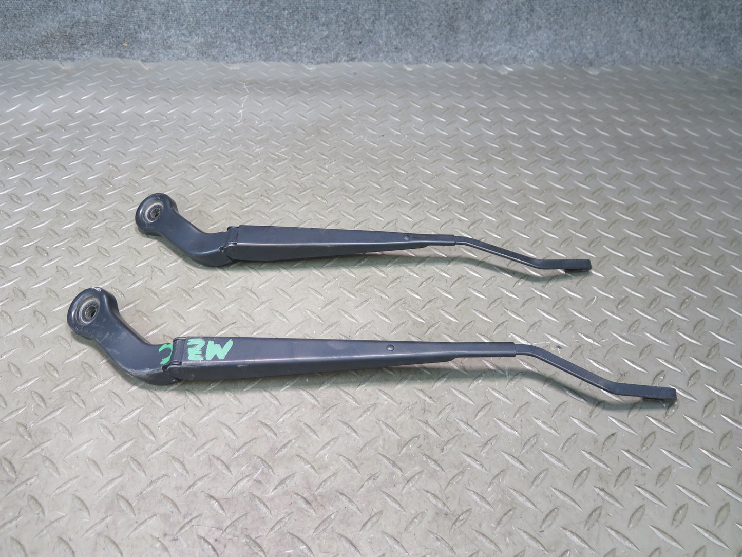 16-24 Mini Cooper F55 F56 F57 Set of 2 Front Left & Right Wiper Arm OEM