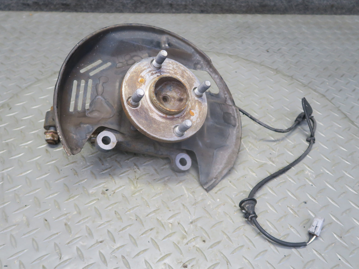00-05 Toyota MR2 Spyder ZZW30L Front Right Spindle Knuckle Wheel Hub Bearing OEM