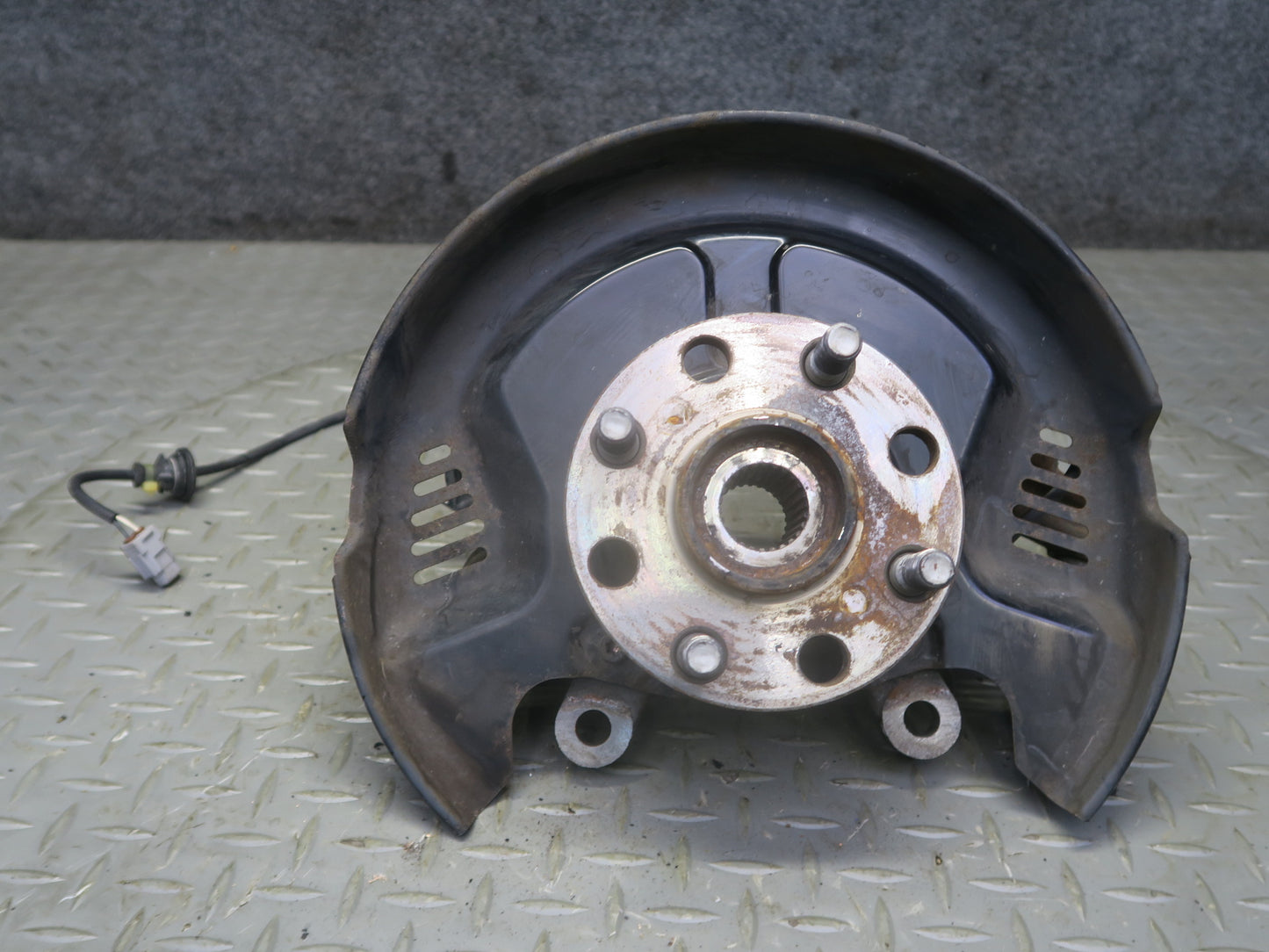 00-05 Toyota MR2 Spyder ZZW30L Rear Right Spindle Knuckle Wheel Hub Bearing OEM