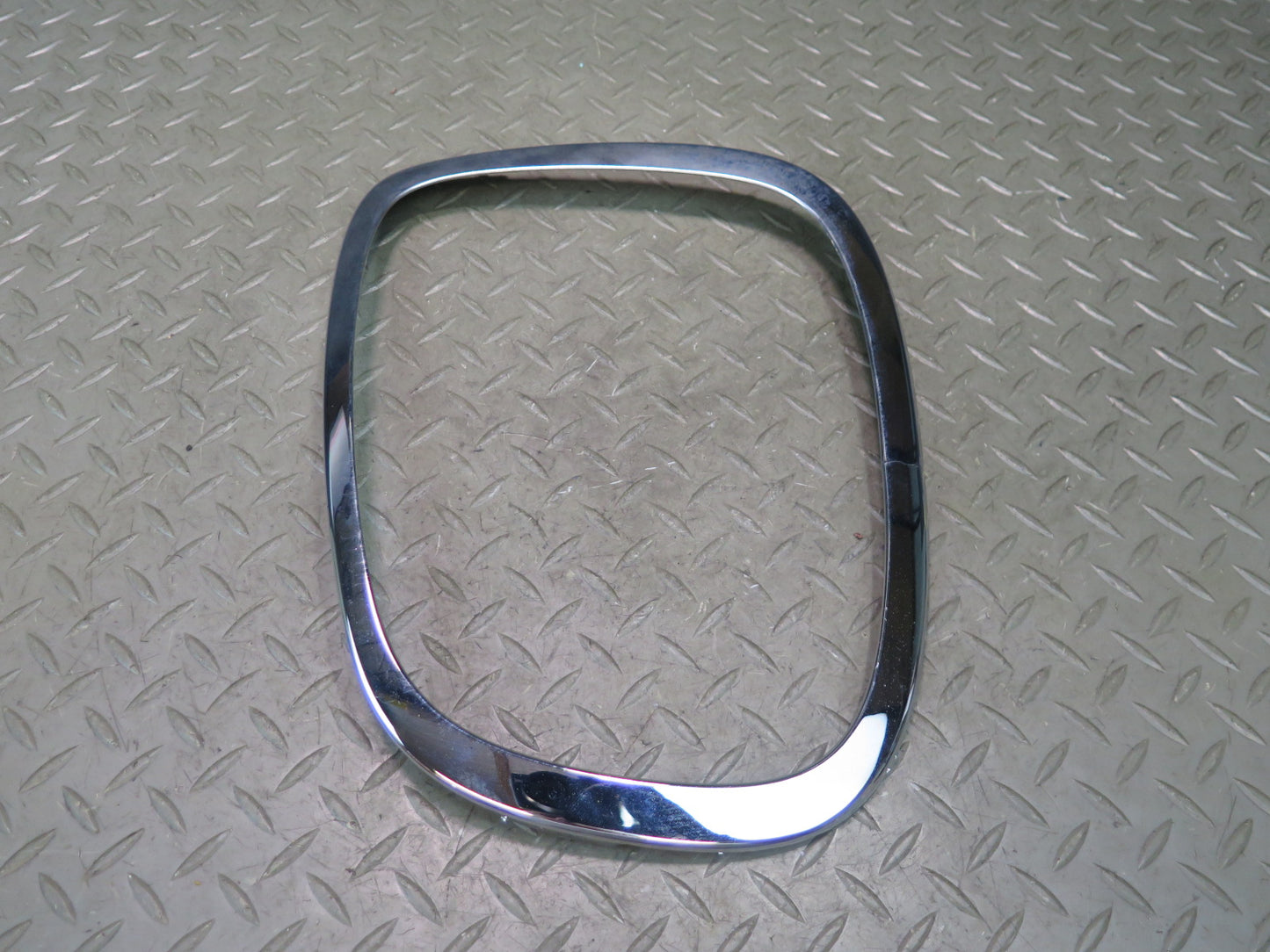 16-19 Mini Cooper F55 F56 F57 Rear Tail Light Chrome Trim Bezel Panel Set OEM