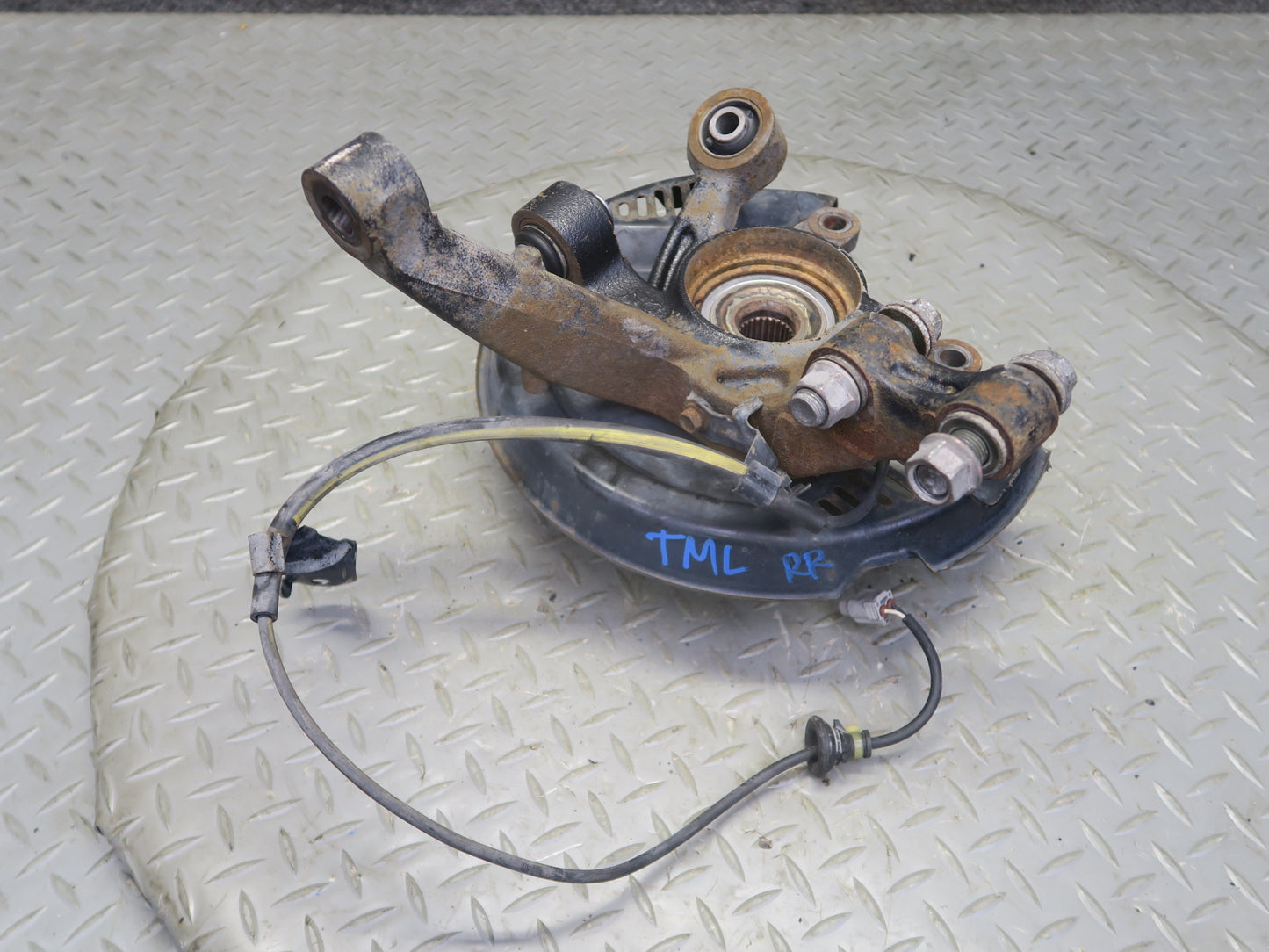00-05 Toyota MR2 Spyder ZZW30L Rear Right Spindle Knuckle Wheel Hub Bearing OEM