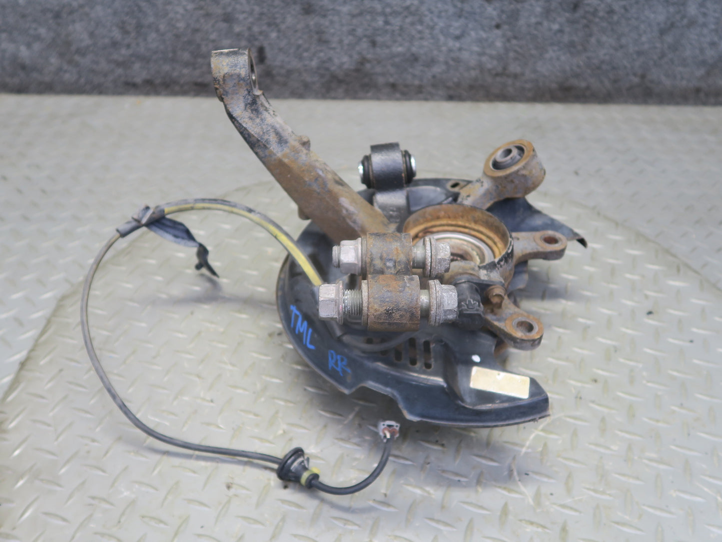 00-05 Toyota MR2 Spyder ZZW30L Rear Right Spindle Knuckle Wheel Hub Bearing OEM