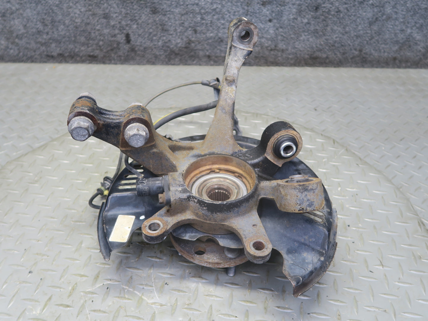 00-05 Toyota MR2 Spyder ZZW30L Rear Right Spindle Knuckle Wheel Hub Bearing OEM