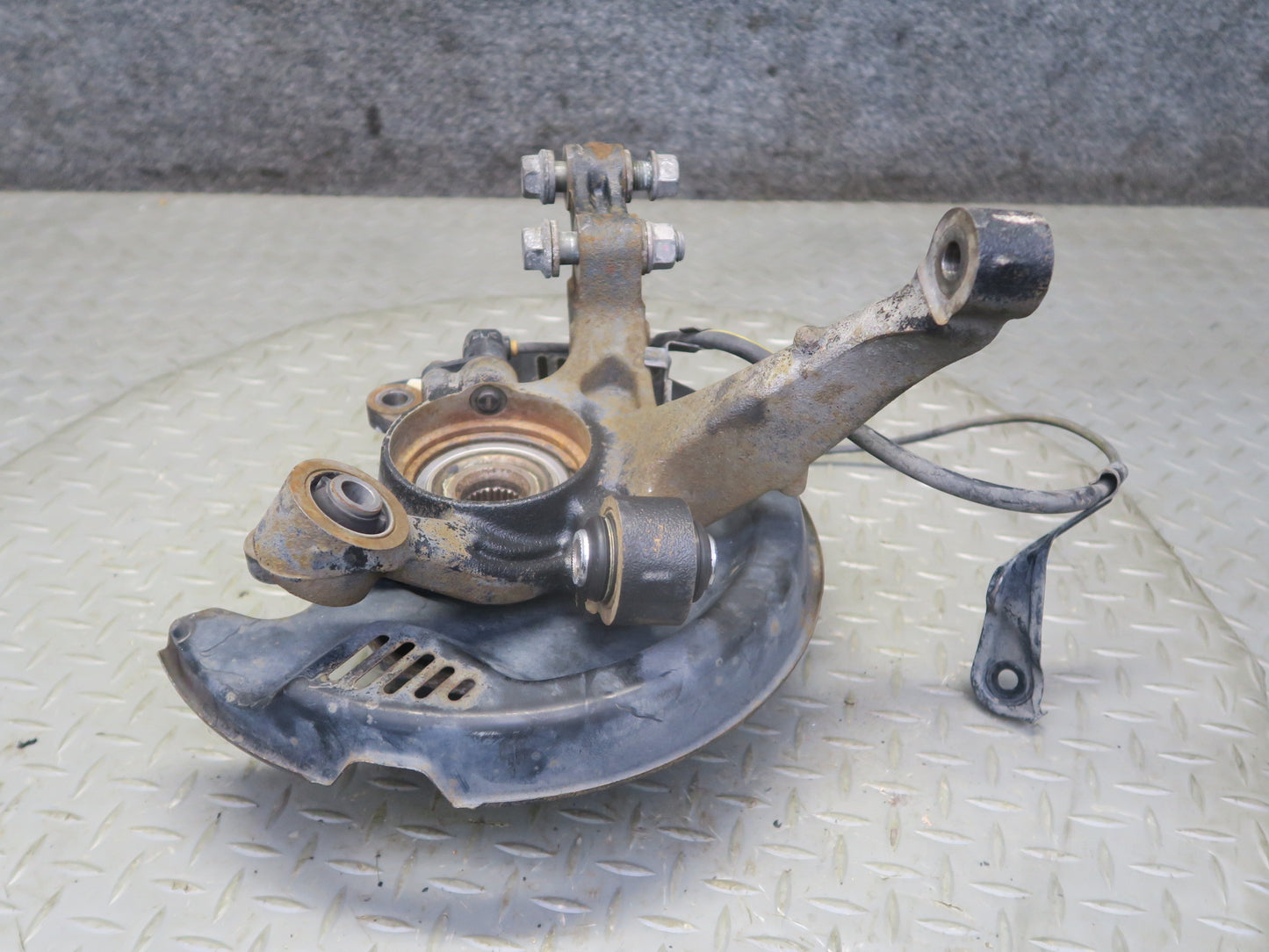 00-05 Toyota MR2 Spyder ZZW30L Rear Right Spindle Knuckle Wheel Hub Bearing OEM