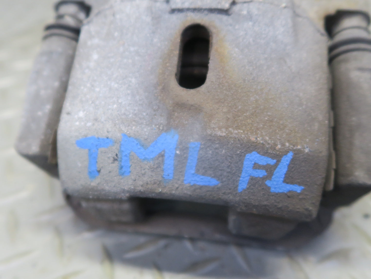 00-05 Toyota MR2 Spyder ZZW30L Set of 2 Front Left & Right Brake Caliper OEM