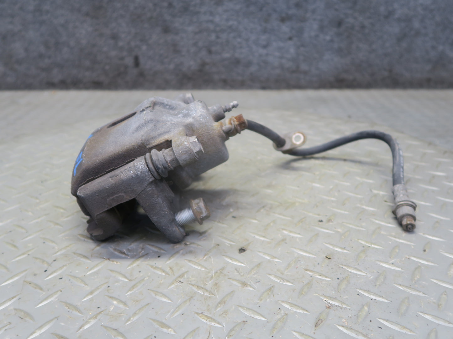 00-05 Toyota MR2 Spyder ZZW30L Set of 2 Front Left & Right Brake Caliper OEM
