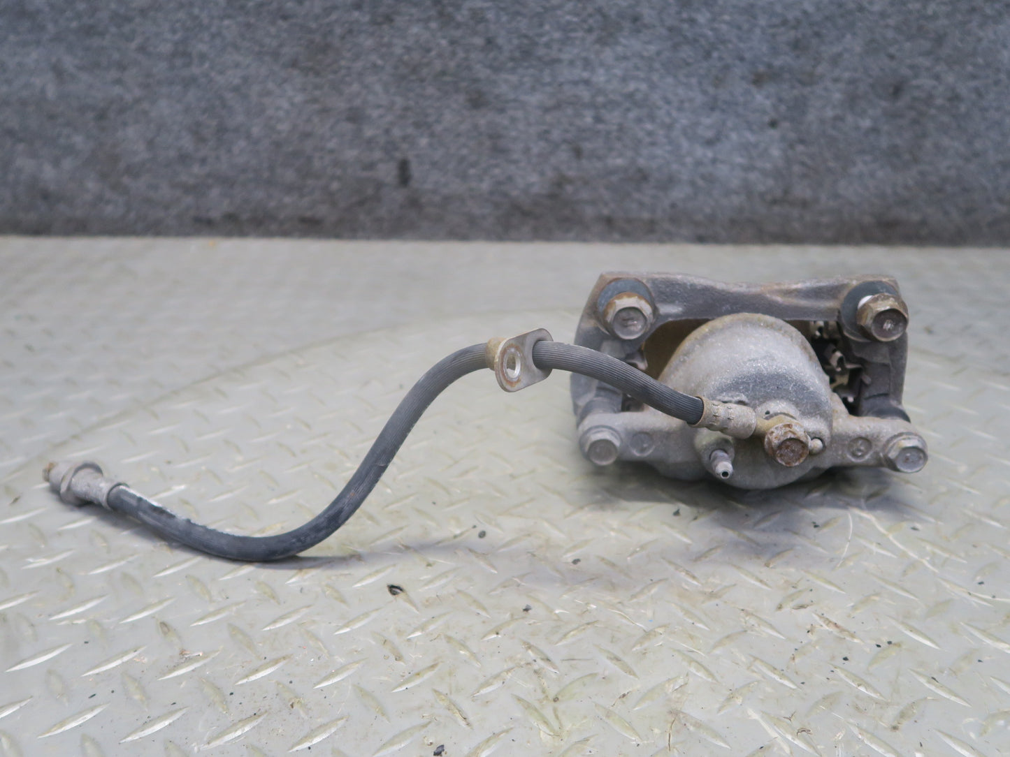 00-05 Toyota MR2 Spyder ZZW30L Set of 2 Front Left & Right Brake Caliper OEM