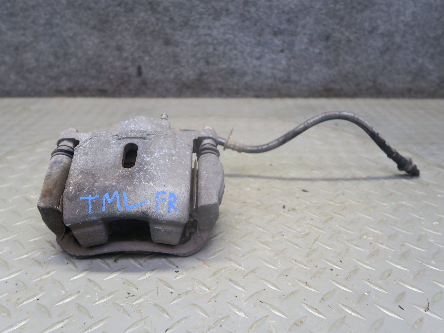 00-05 Toyota MR2 Spyder ZZW30L Set of 2 Front Left & Right Brake Caliper OEM