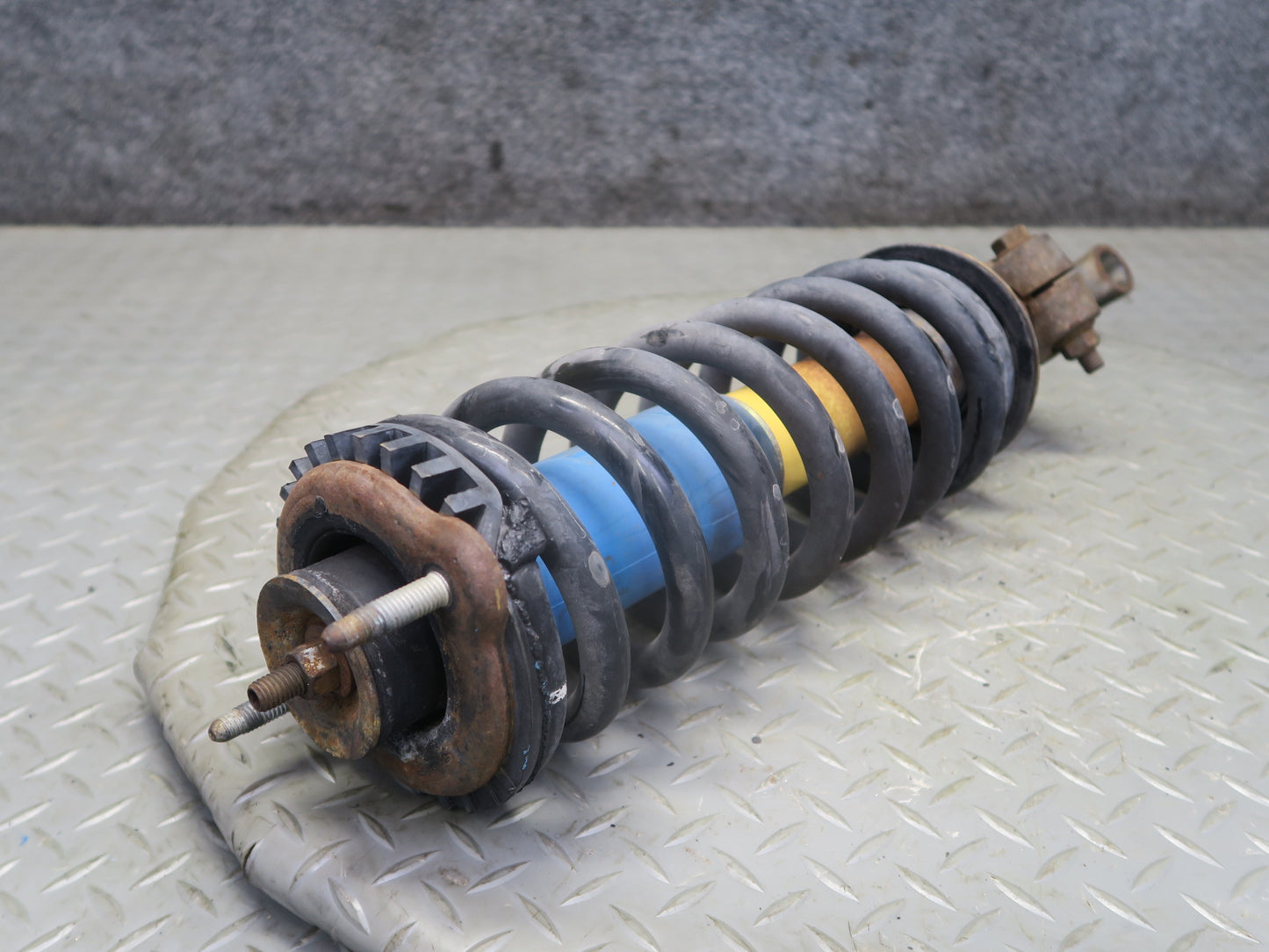 03-06 Chevrolet SSR Front Left & Right Strut Shock Absorber Set Bilstein 50K OEM