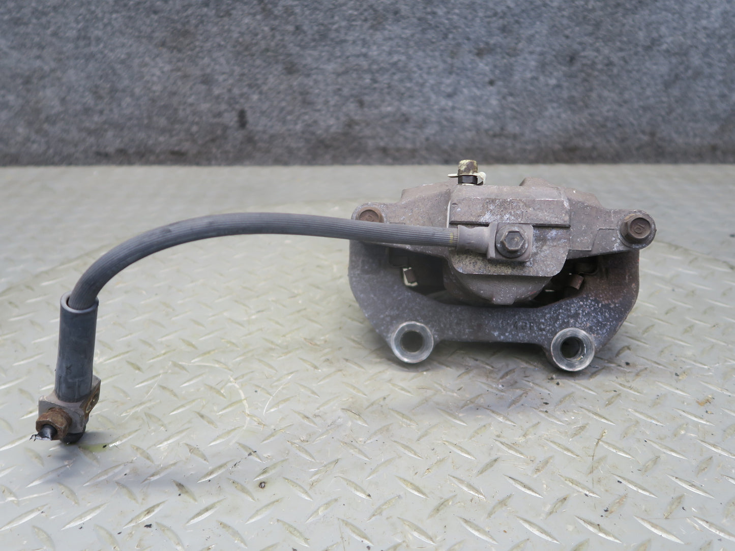 03-06 Chevrolet SSR Set of 2 Rear Left & Right Brake Caliper 50K Miles OEM