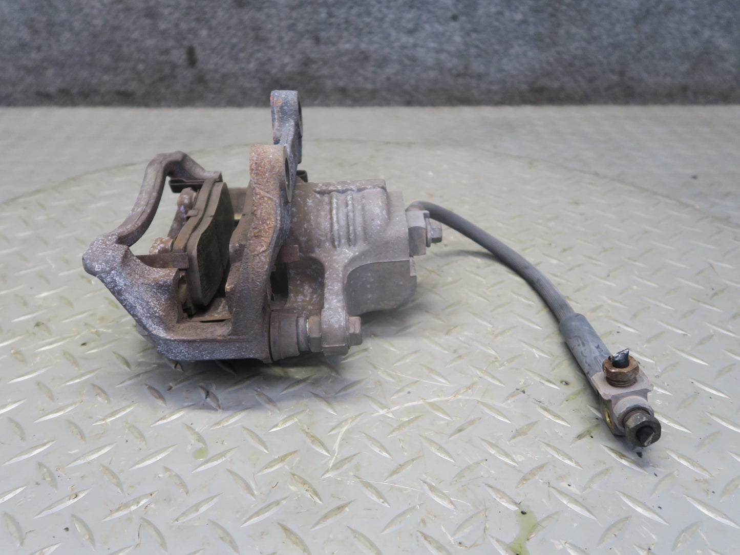 03-06 Chevrolet SSR Set of 2 Rear Left & Right Brake Caliper 50K Miles OEM