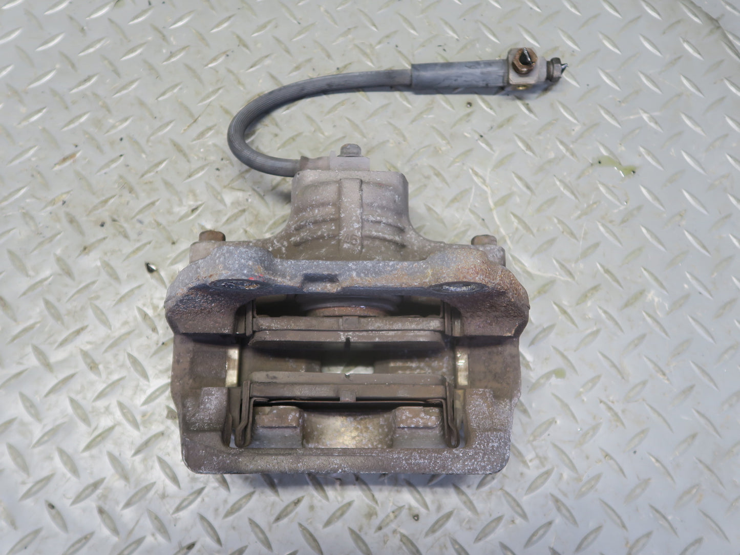 03-06 Chevrolet SSR Set of 2 Rear Left & Right Brake Caliper 50K Miles OEM