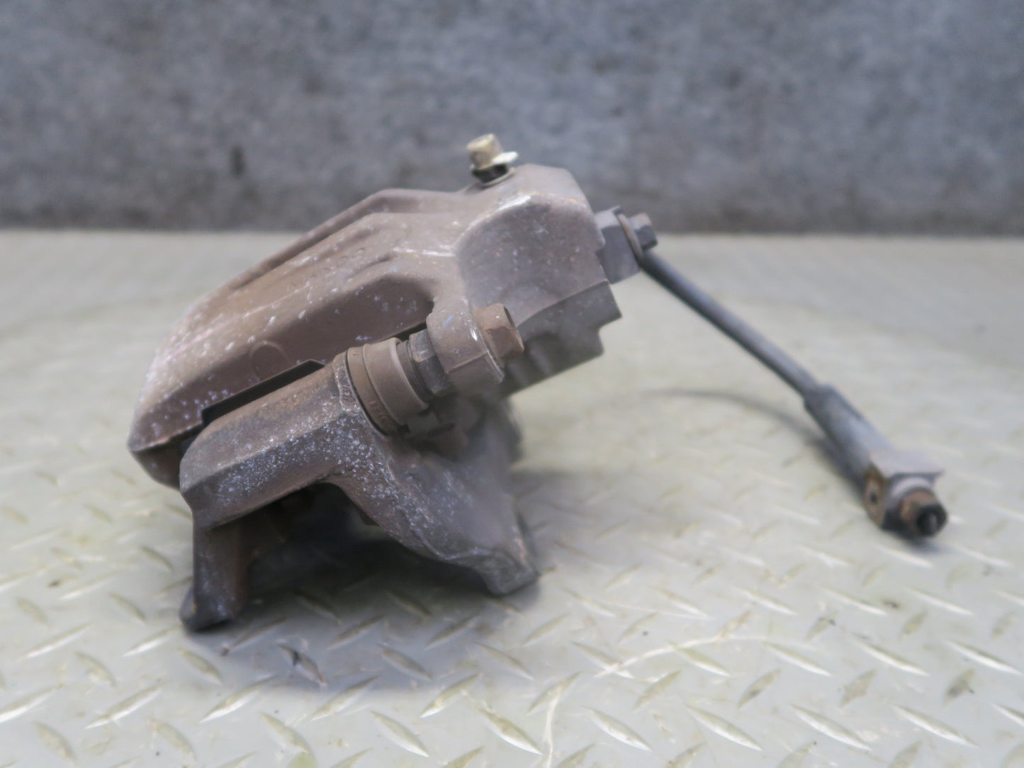 03-06 Chevrolet SSR Set of 2 Rear Left & Right Brake Caliper 50K Miles OEM