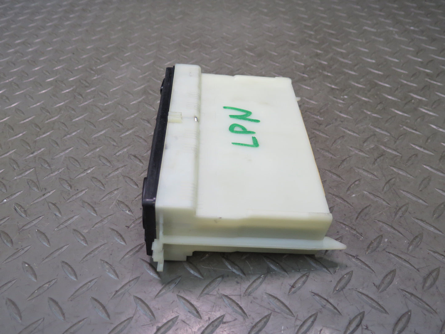 1999-2002 Porsche 911 996 A/C Heater Climate Control Switch Panel 99665310106