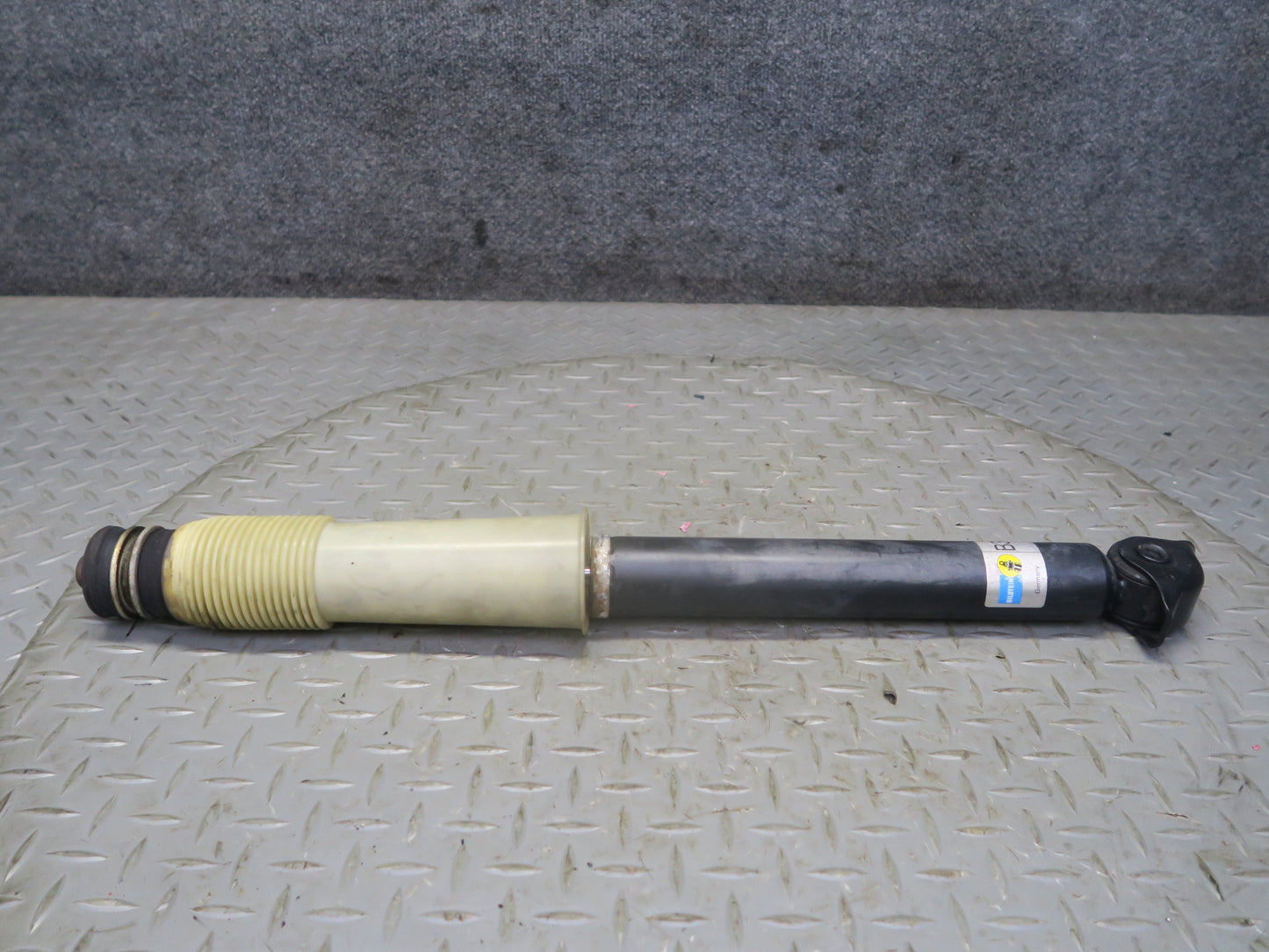 86-91 Mercedes W126 560SEL Front Left Strut Shock Absorber Bilstein