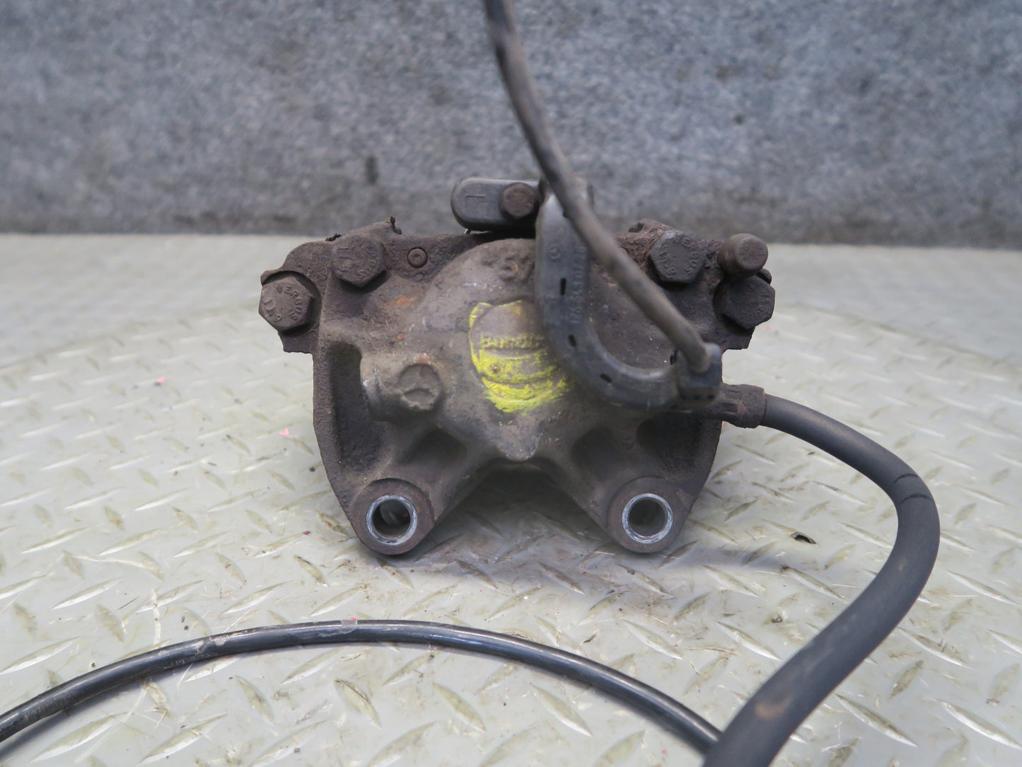 86-91 Mercedes W126 560SEL Set of 2 Front Left & Right Brake Caliper OEM