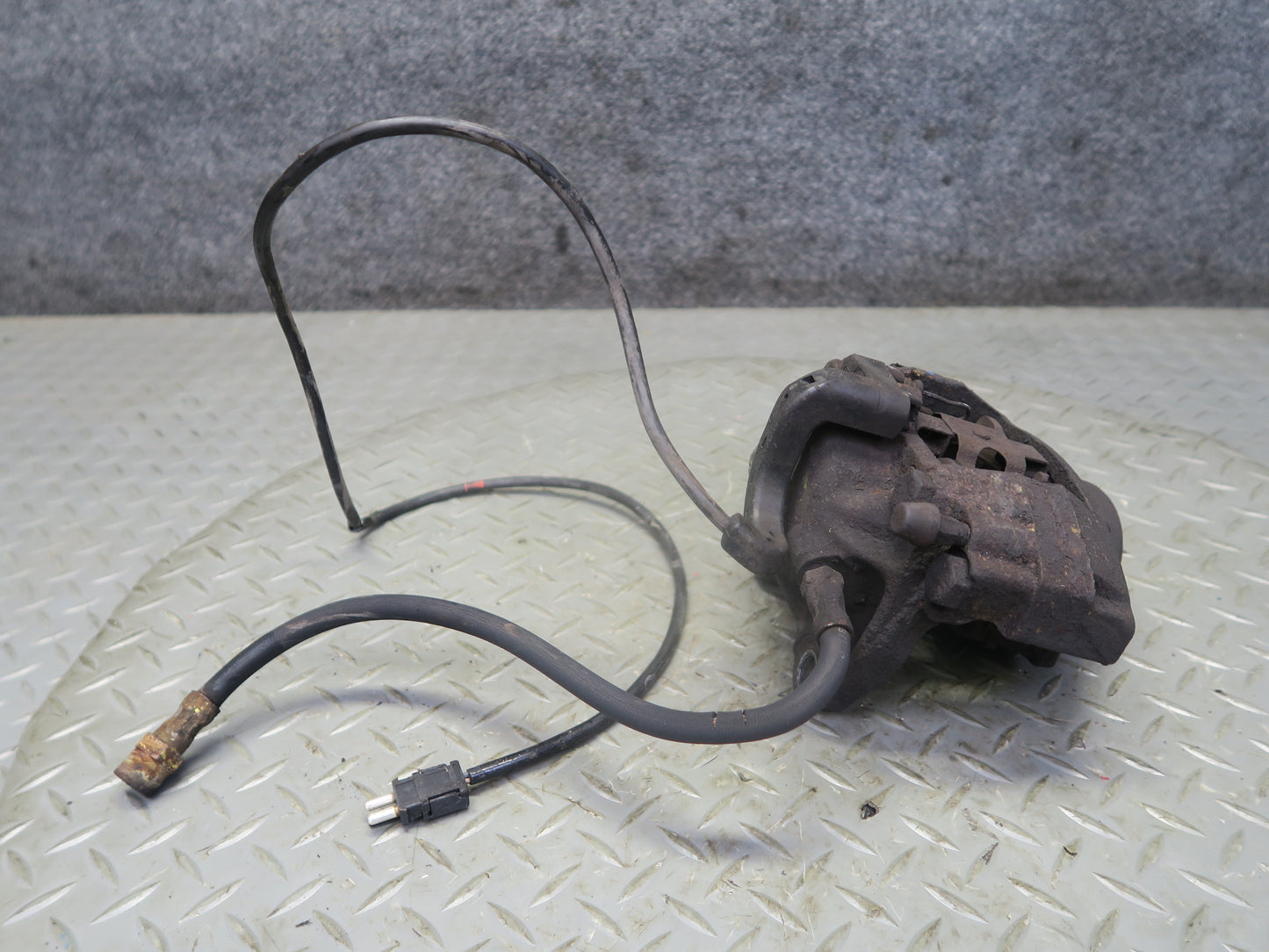 86-91 Mercedes W126 560SEL Set of 2 Front Left & Right Brake Caliper OEM