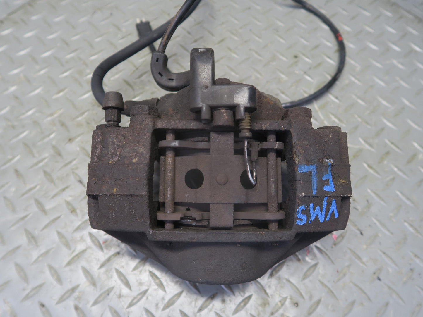 86-91 Mercedes W126 560SEL Set of 2 Front Left & Right Brake Caliper OEM