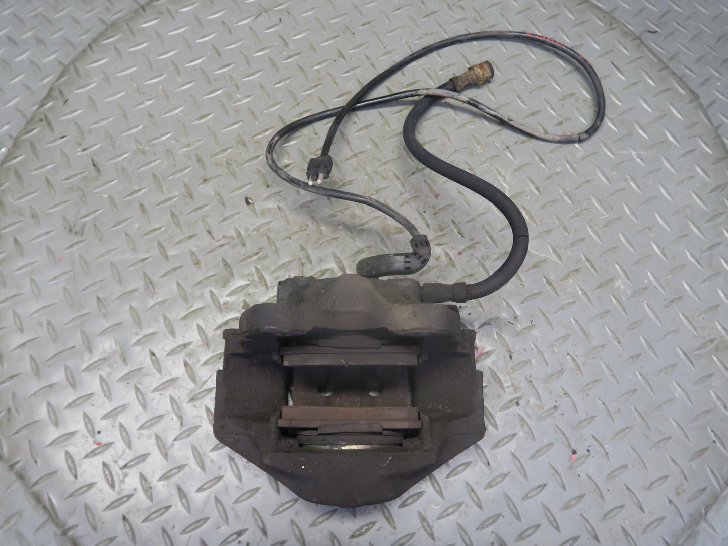 86-91 Mercedes W126 560SEL Set of 2 Front Left & Right Brake Caliper OEM
