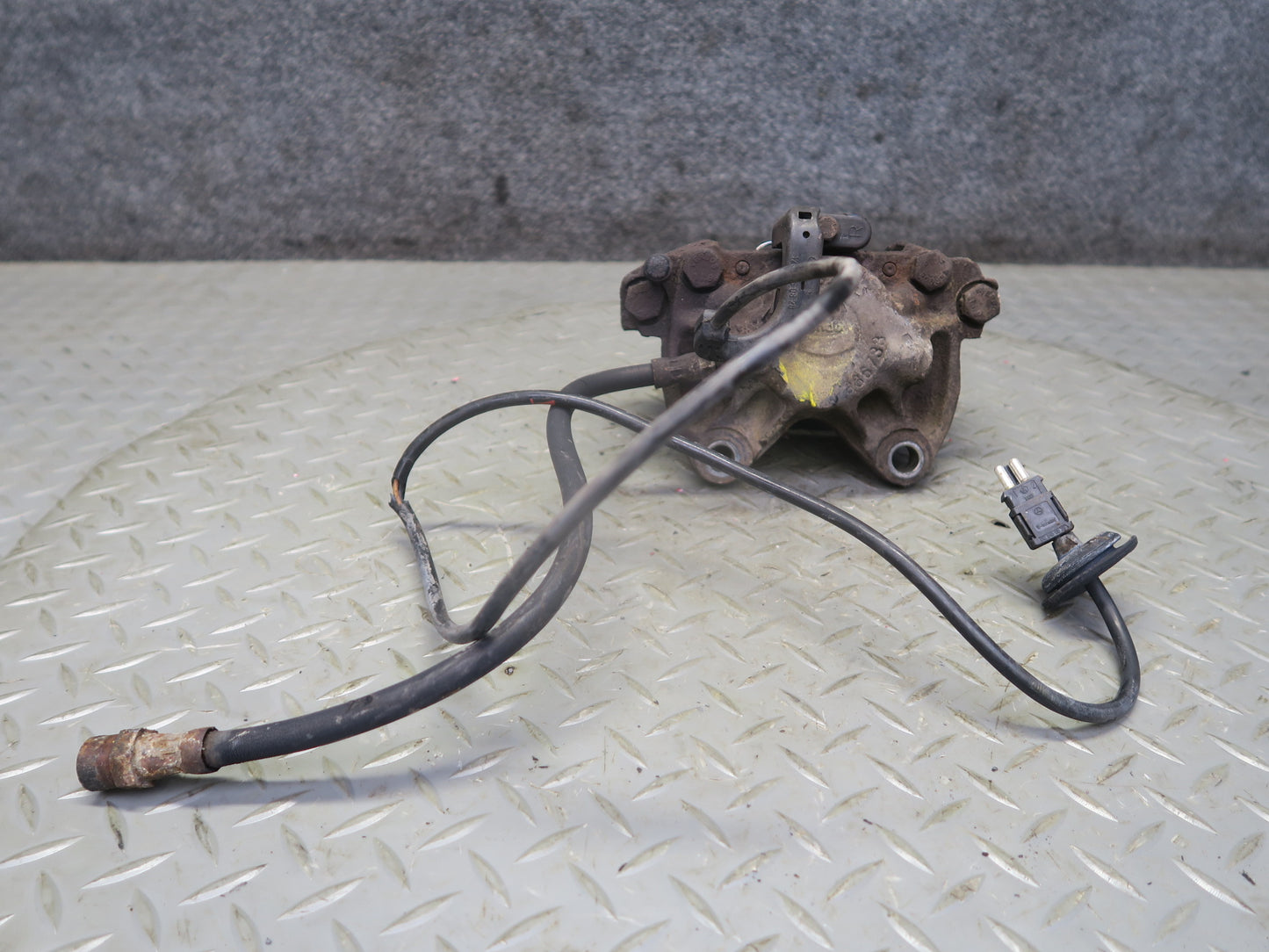 86-91 Mercedes W126 560SEL Set of 2 Front Left & Right Brake Caliper OEM