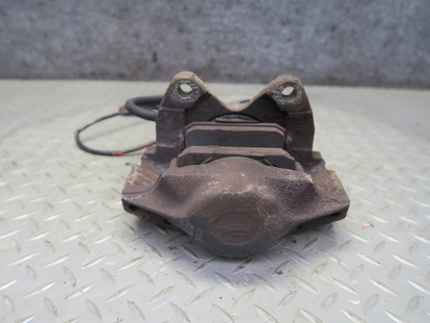 86-91 Mercedes W126 560SEL Set of 2 Front Left & Right Brake Caliper OEM