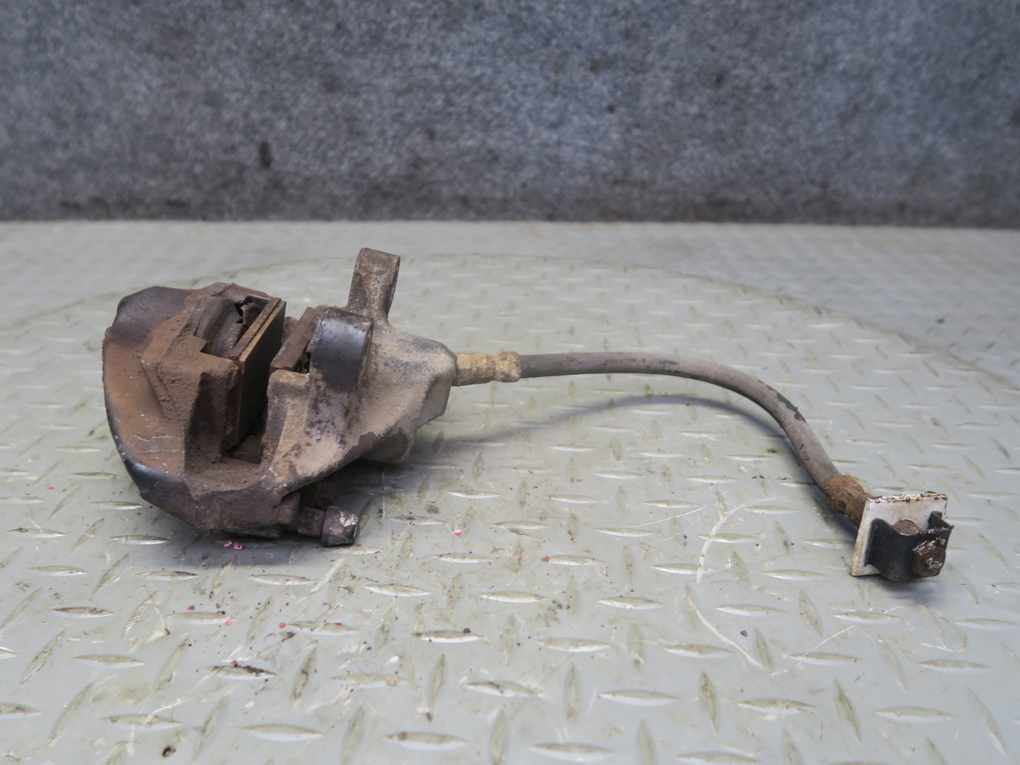 86-91 Mercedes W126 560SEL 560SEC Set of 2 Rear Left & Right Brake Caliper OEM