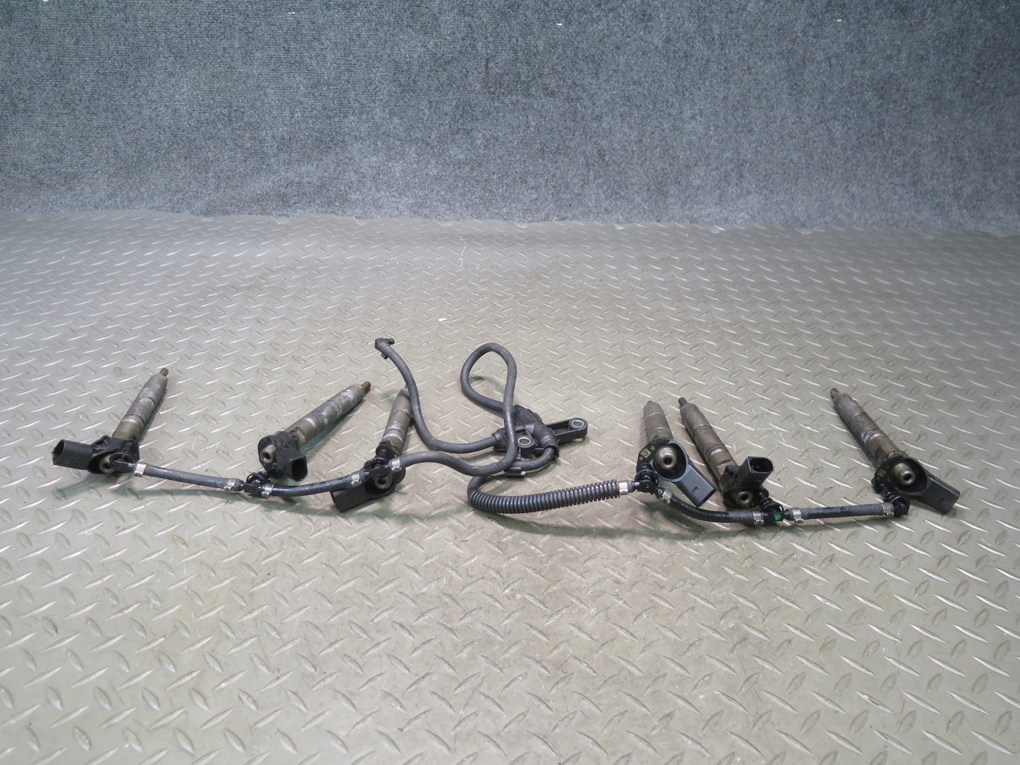 10-11 Mercedes W164 ML350 OM642 Diesel Bluetec Set of 6 Fuel Injector w Hose OEM
