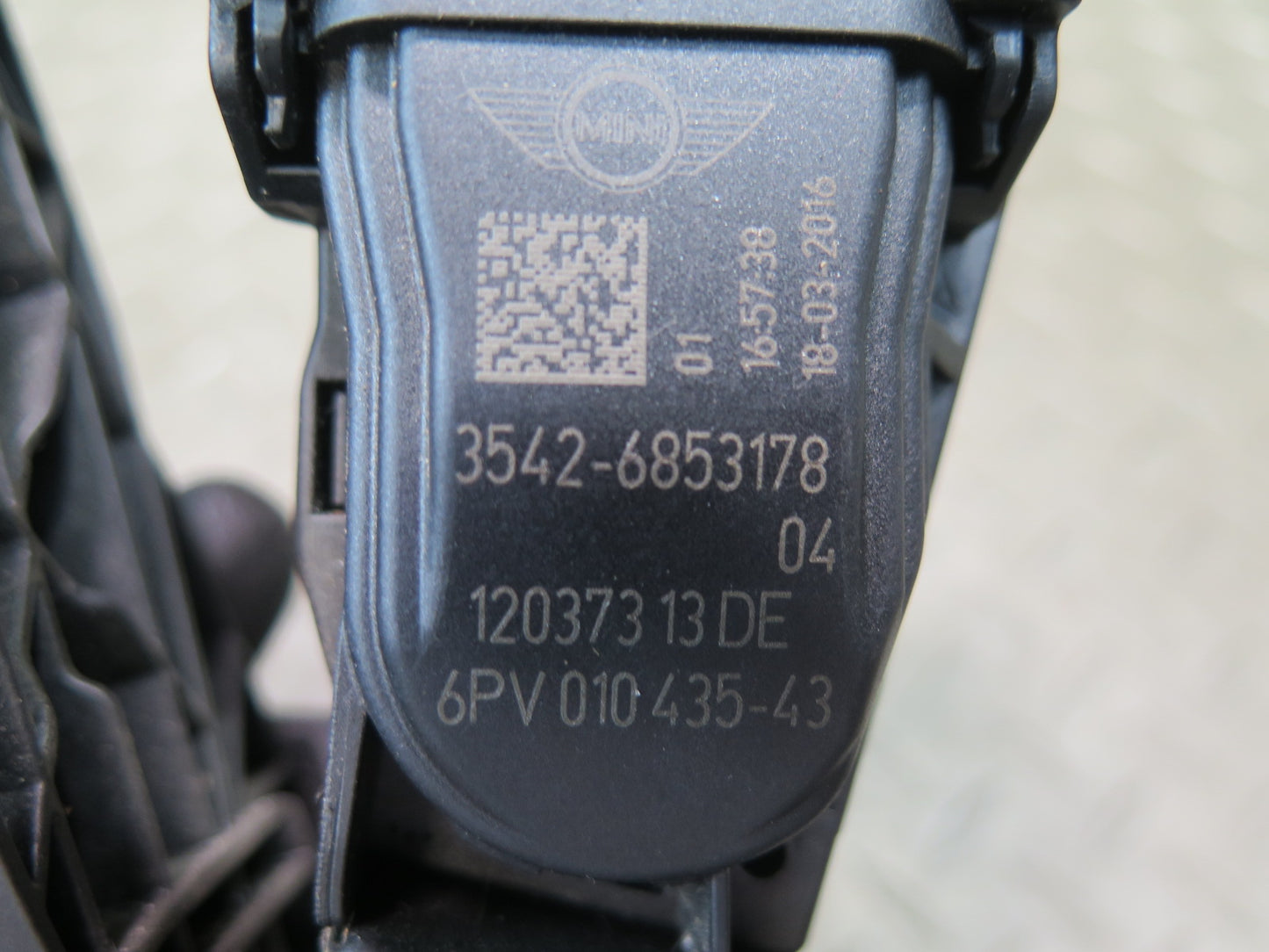 16-24 Mini Cooper F54 F55 F56 F57 Gas Acceleration Pedal 6853178 OEM