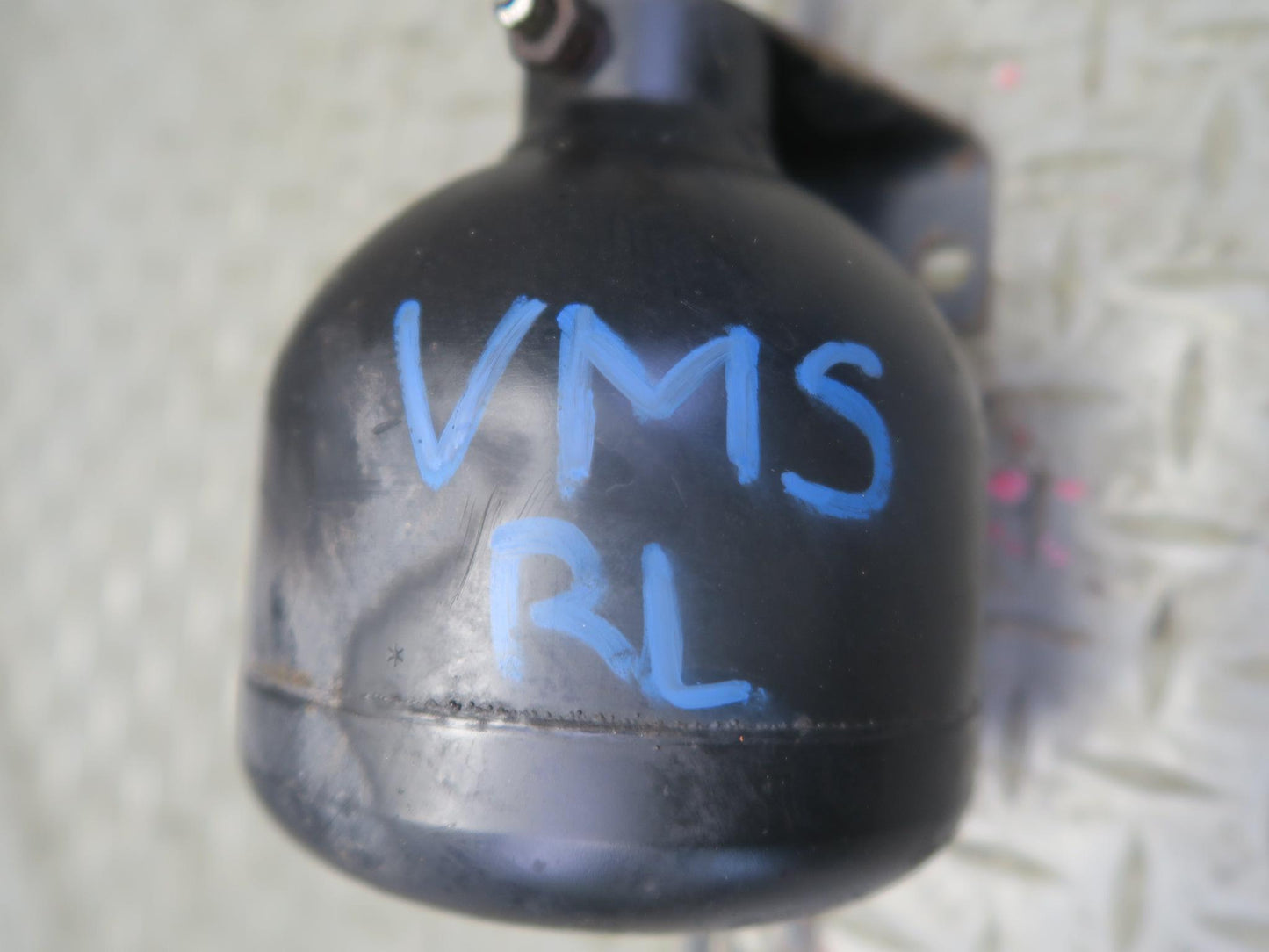 86-91 Mercedes W126 Rear Left Hydraulic Suspension Accumulator Receiver OEM